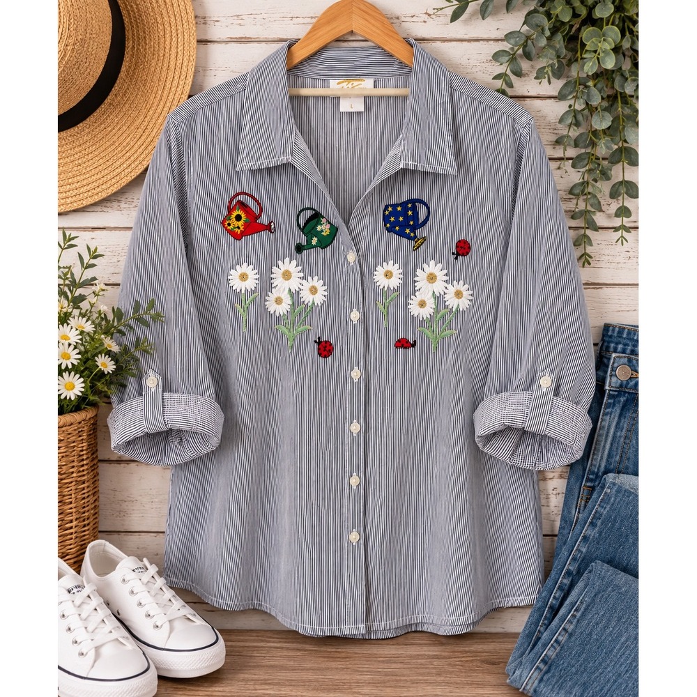 Tia vintage gardencore Womens L Shirt Embroidered Floral Ladybug Cottagecore